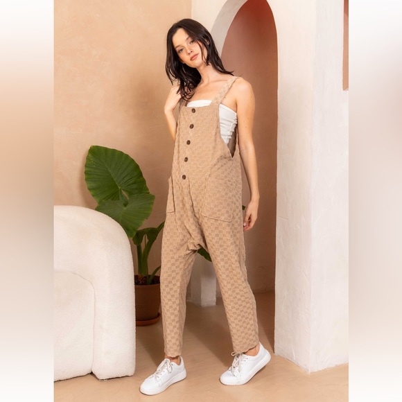 Fabulous Checkered Knit Button Front Overall Jumpsuit - Picture 4 of 6
